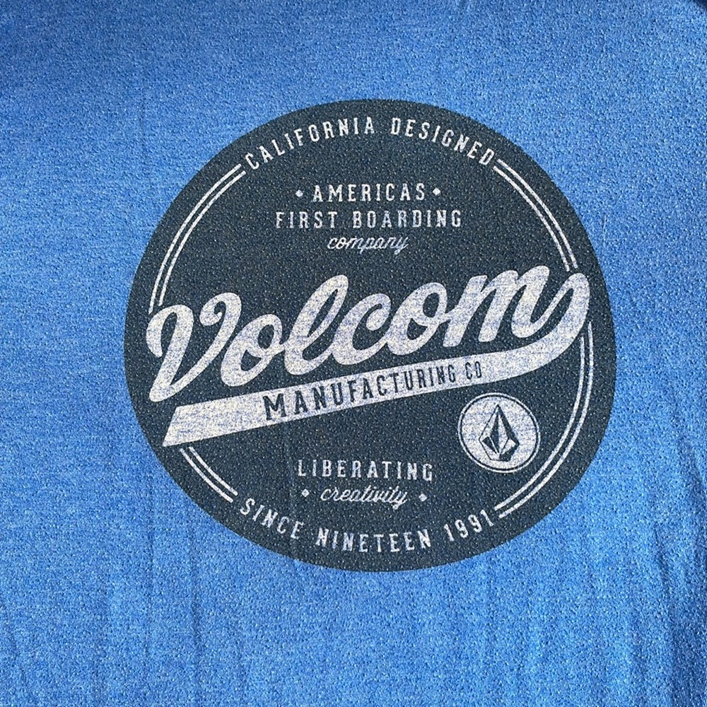 Blue Volcom t-shirt! - Picture 2 of 3